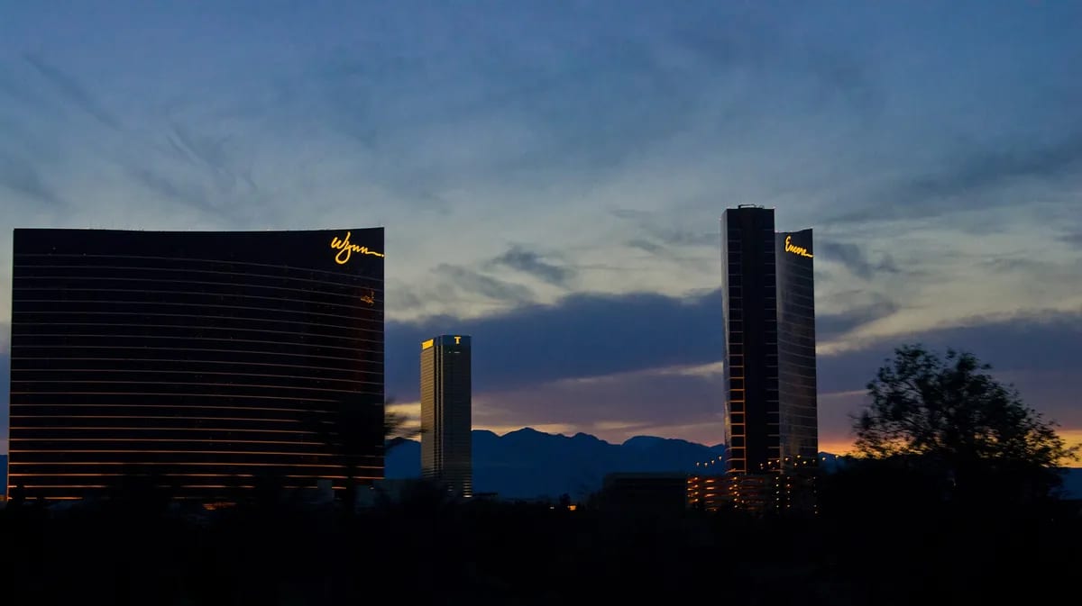 Horizonte del Strip de Las Vegas, Nevada, al atardecer