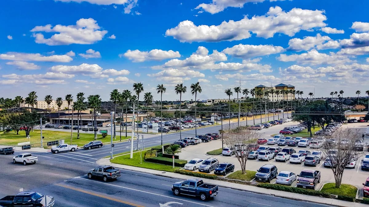 Vista urbana de McAllen, Texas, EE.UU.