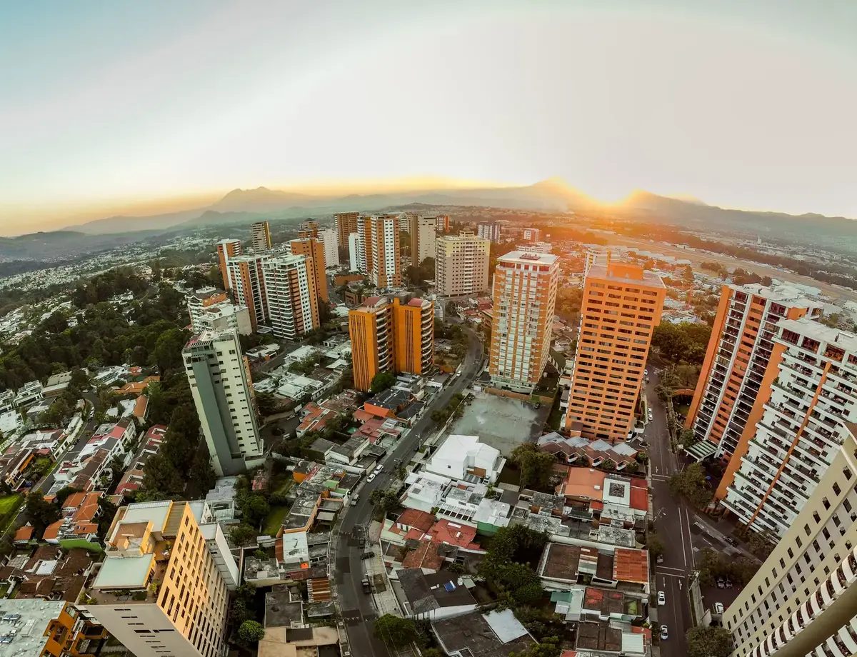 Vista aerea de la ciudad de Guatemala mostrando el area del edificio Centroamericano