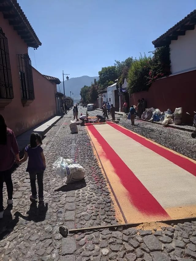 Viernes Santo Antigua Guatemala: Guía Hora por Hora de Procesiones