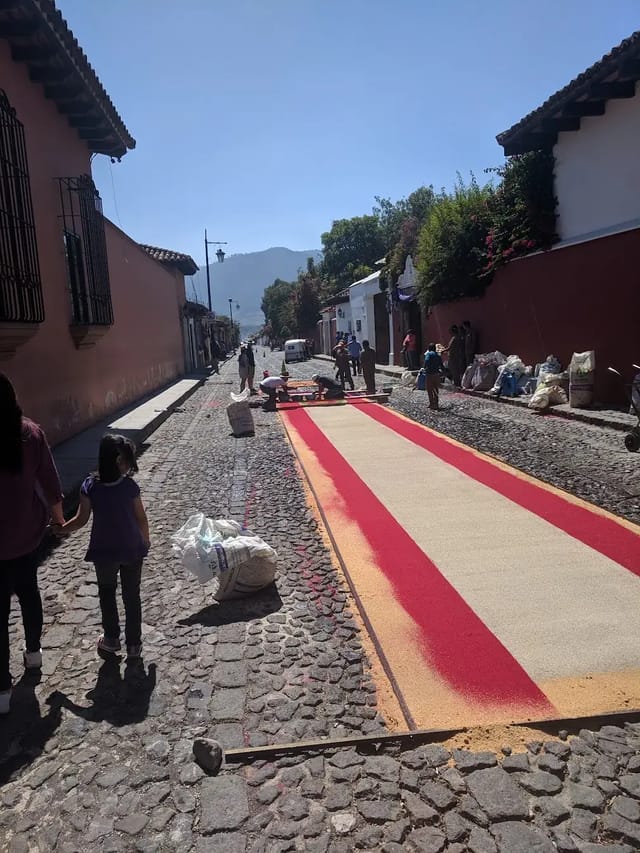 Viernes Santo Antigua 2026: Processions by Hour
