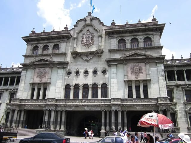 Sociedad Anonima (S.A.) in Guatemala 2026: Constitution, Capital Q5,000, Notario + RM Costs