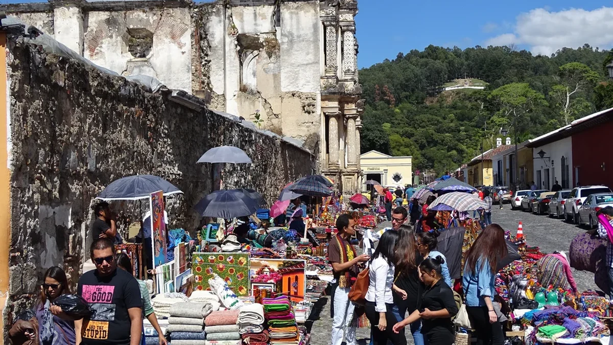 Cost of Living in Guatemala 2026: $600-$2,800/Month (5-City Calculator)