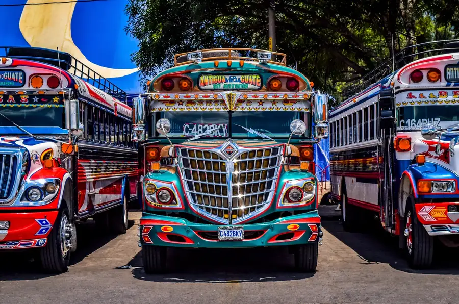 Transporte en Antigua 2026: Uber, Shuttles, Tuk-Tuks, Camionetas Comparados