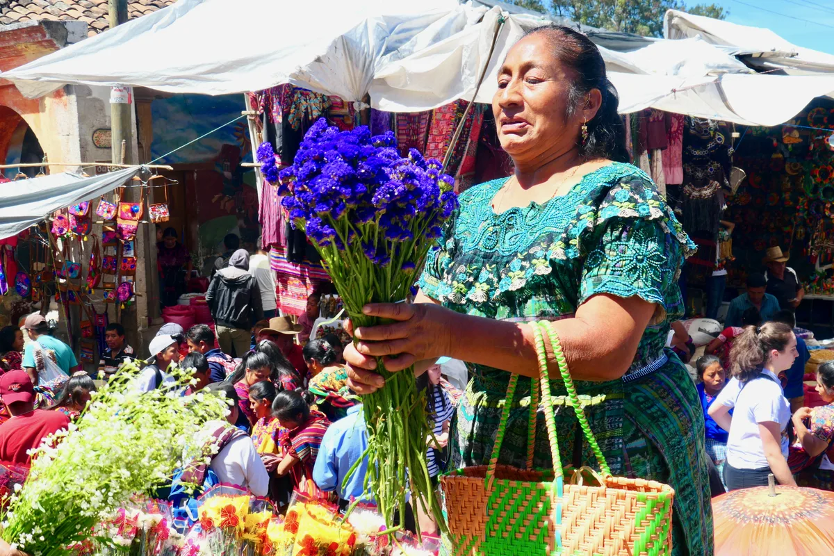 Mother's Day Guatemala 2026: May 10 Traditions, Gifts & Events